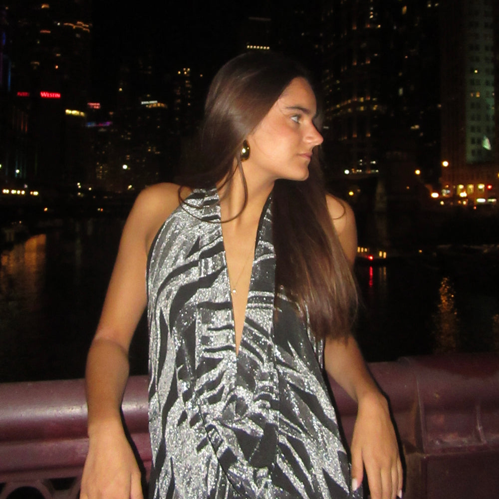 
                  
                    SILVER HOUR TOP #C0C0C0
                  
                